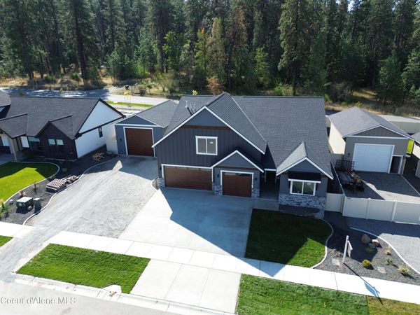 4476 E Savea LN, Post Falls, ID 83854