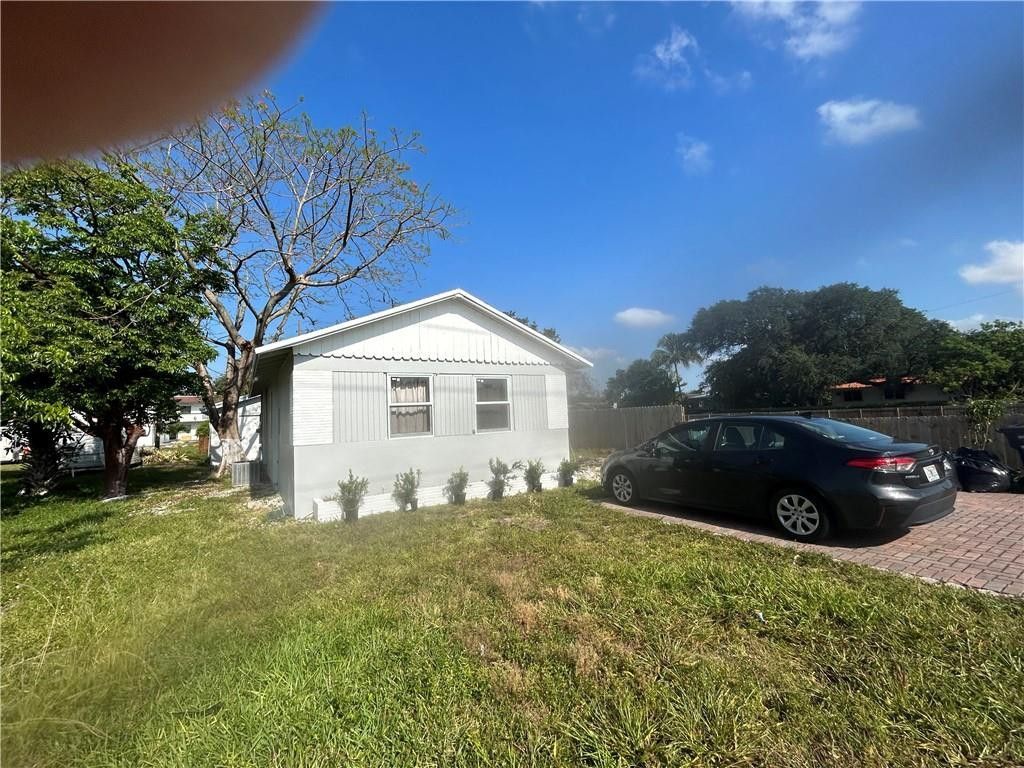 136 N 24th Avenue, Hollywood, FL 33020 Photo