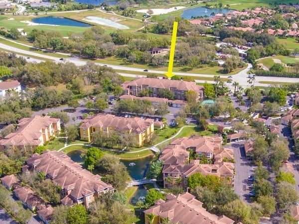 5095 FAIRWAYS Circle, Unit I105, Vero Beach, FL 32967