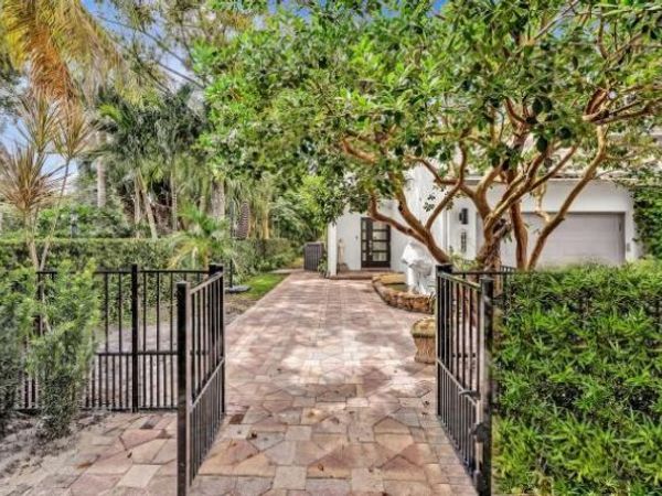 1970 CANTERBURY Circle, Unit 1970, Wellington, FL 33414