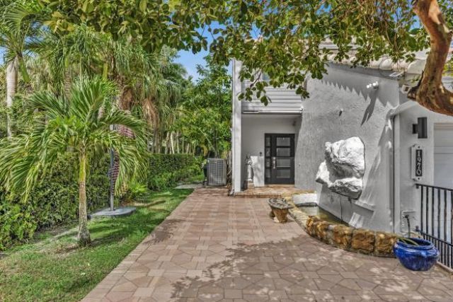 1970 Canterbury Circle, Unit 1970, Wellington, FL 33414 Photo