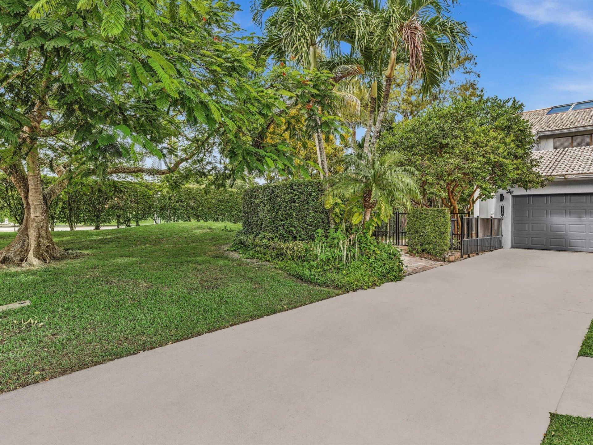 1970 Canterbury Circle, Unit 1970, Wellington, FL 33414 Photo