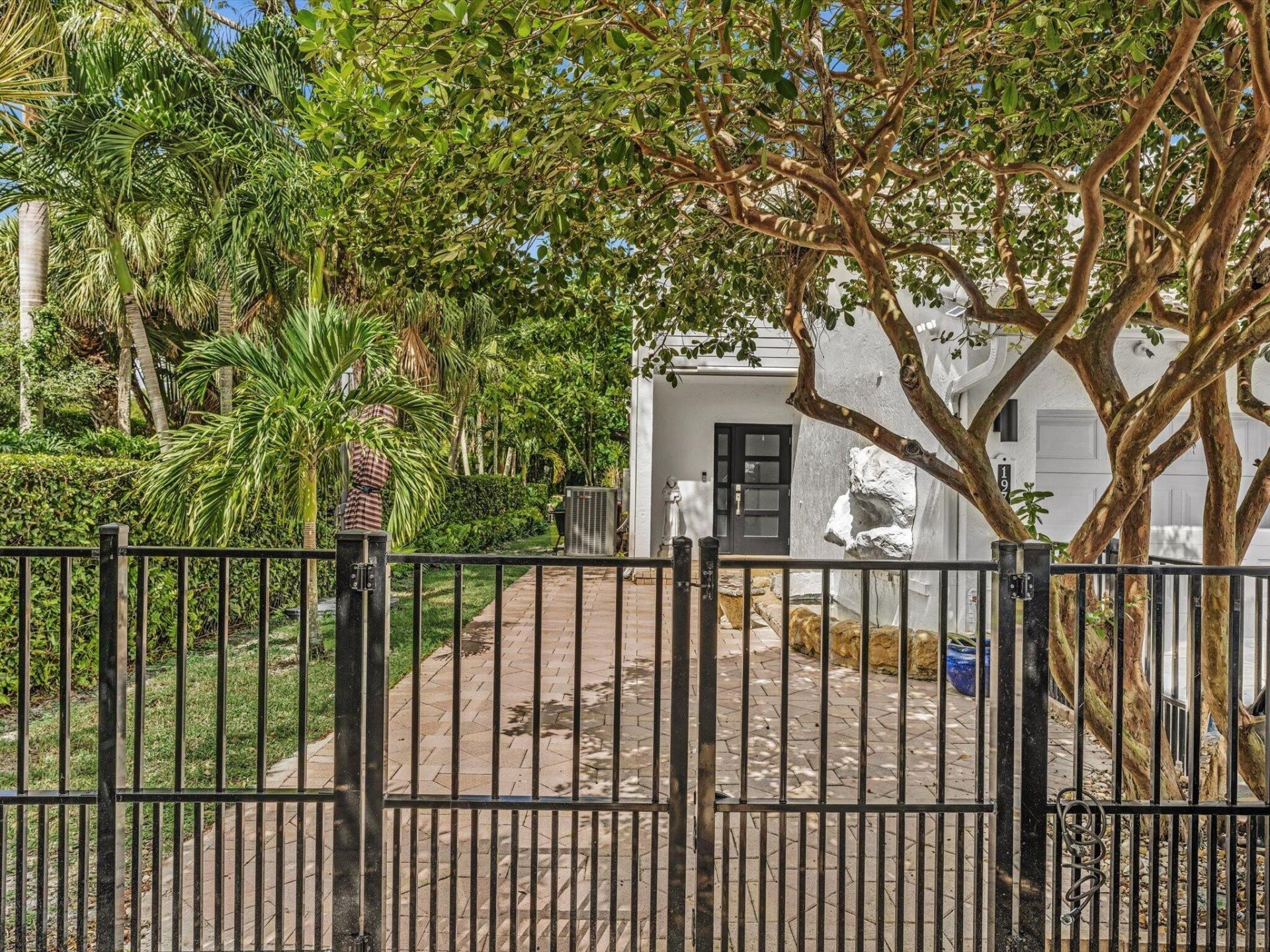 1970 Canterbury Circle, Unit 1970, Wellington, FL 33414 Photo