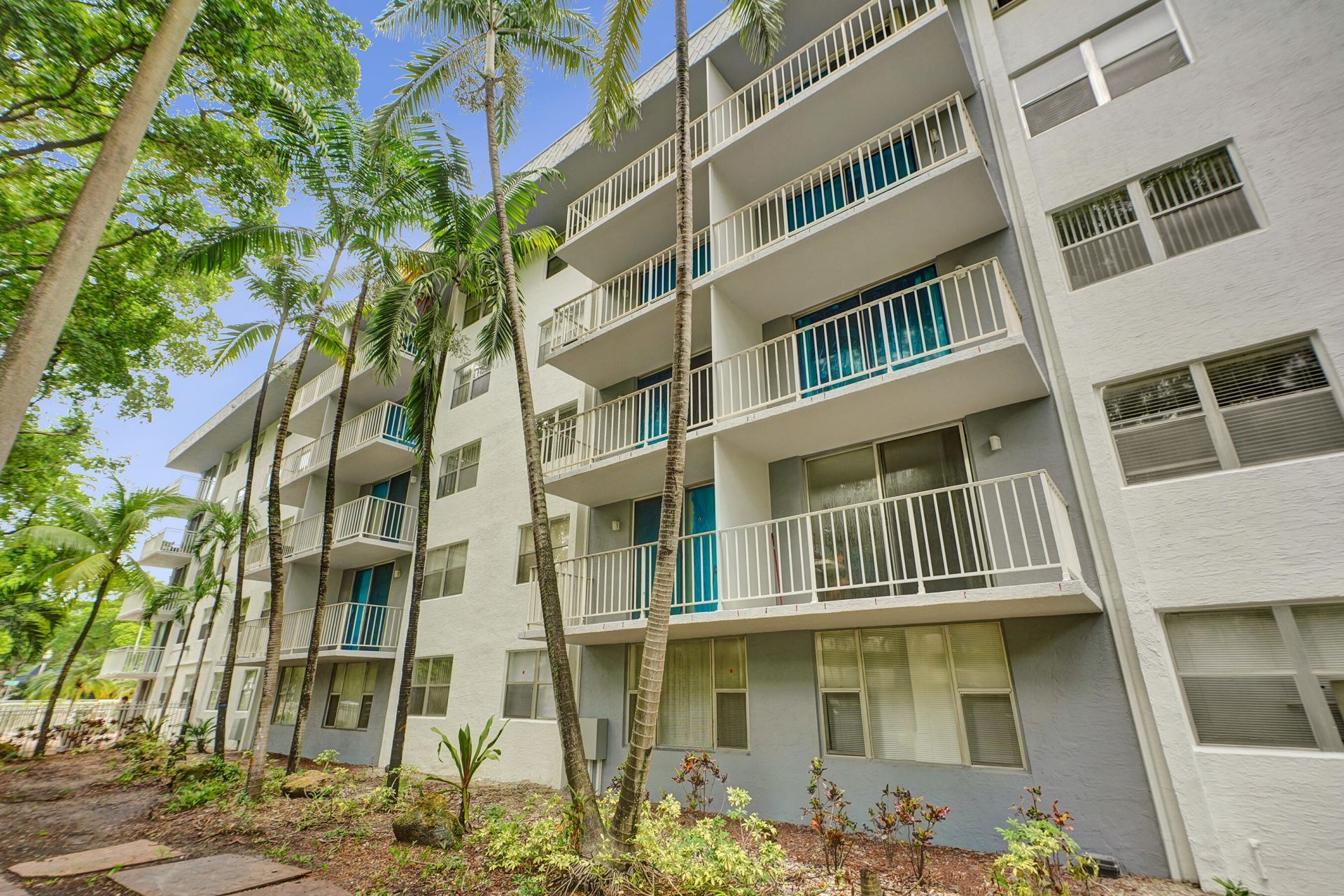 1805 Sans Souci Boulevard, Unit 421, North Miami, FL 33181 Main Photo