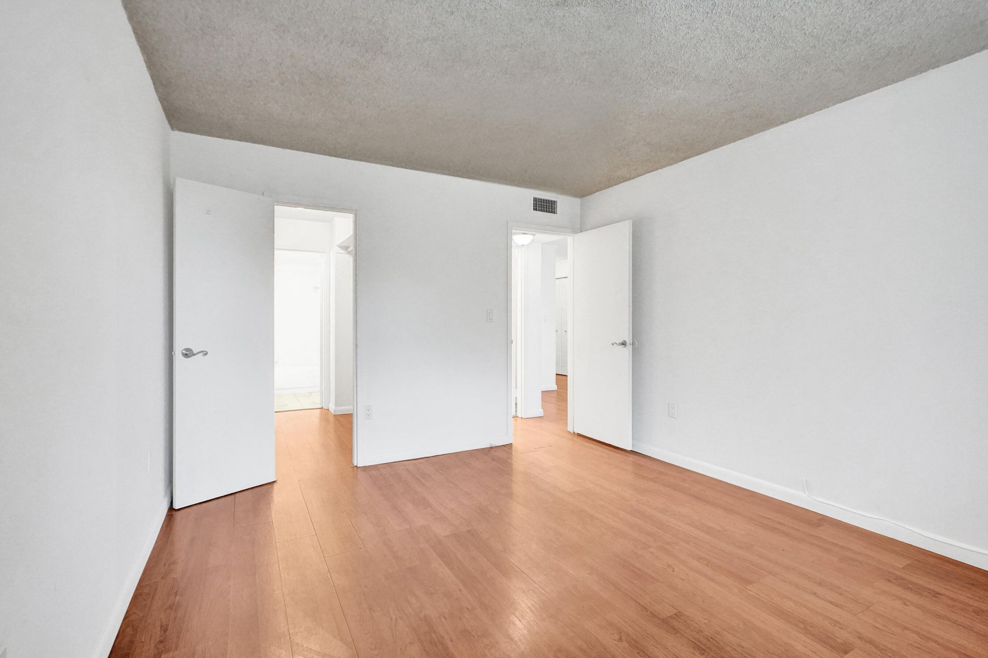 1805 Sans Souci Boulevard, Unit 421, North Miami, FL 33181 Photo