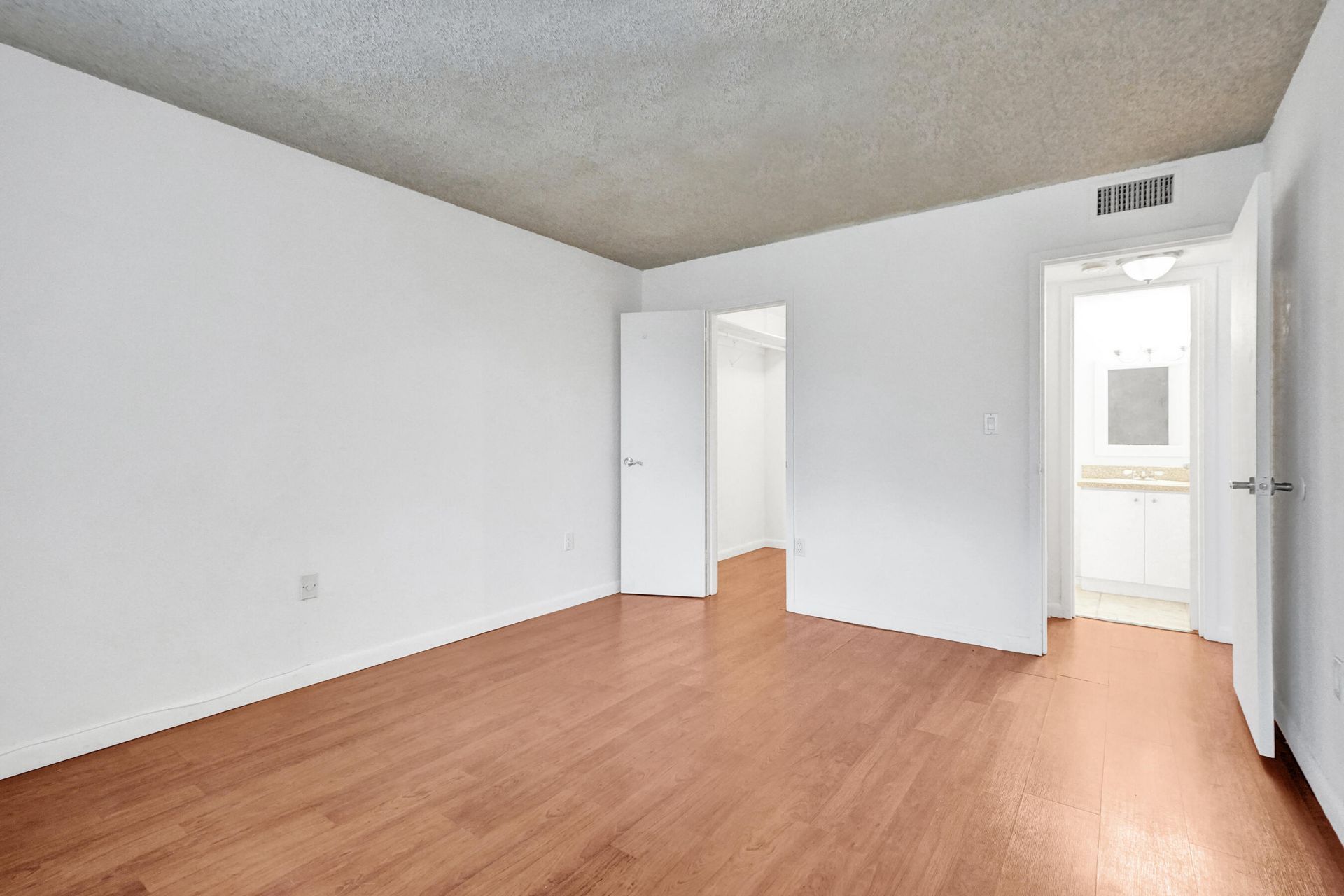 1805 Sans Souci Boulevard, Unit 421, North Miami, FL 33181 Photo