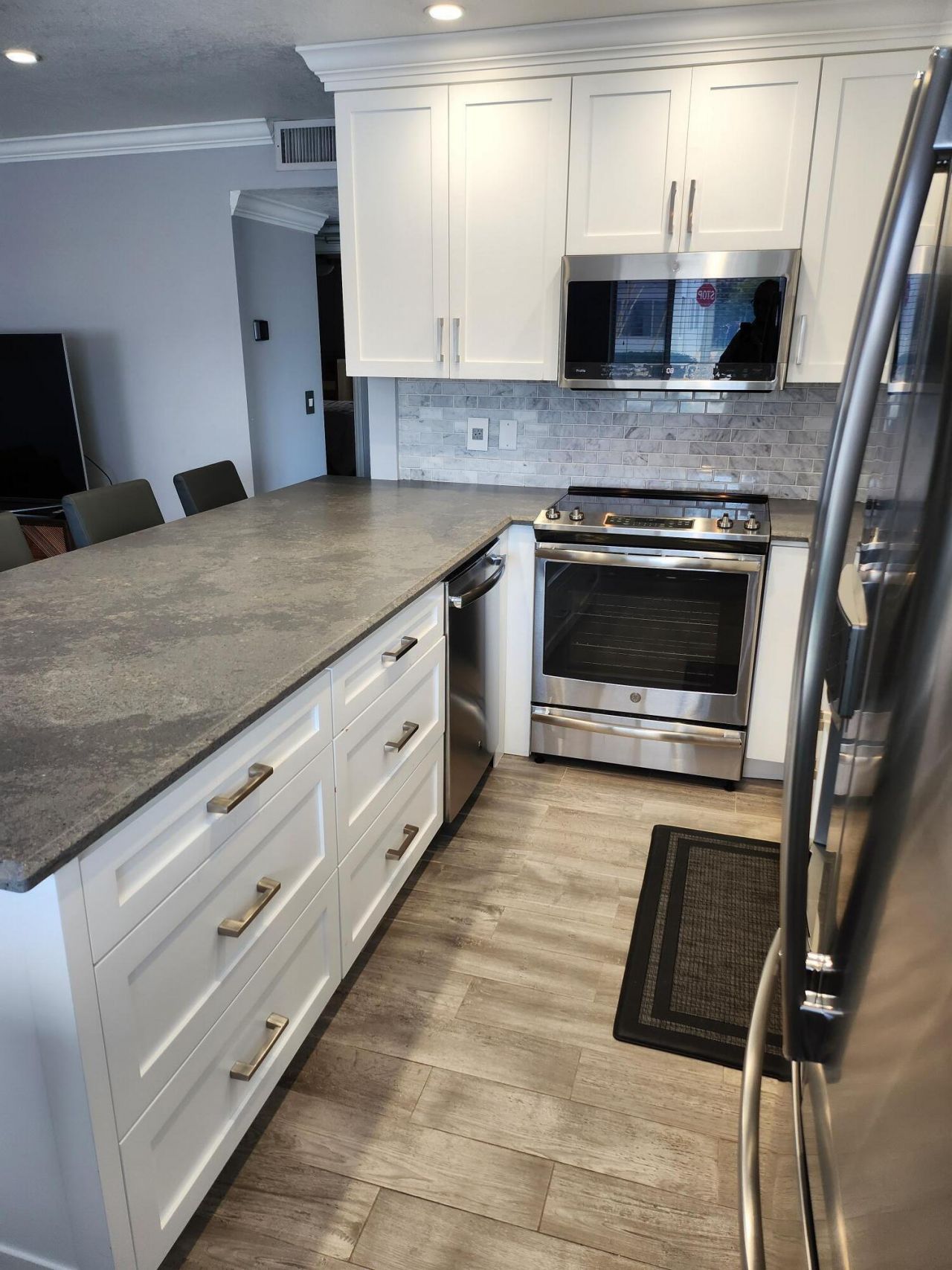 3000 Lake Osborne Drive, Unit 111, Lake Worth, FL 33461 Photo