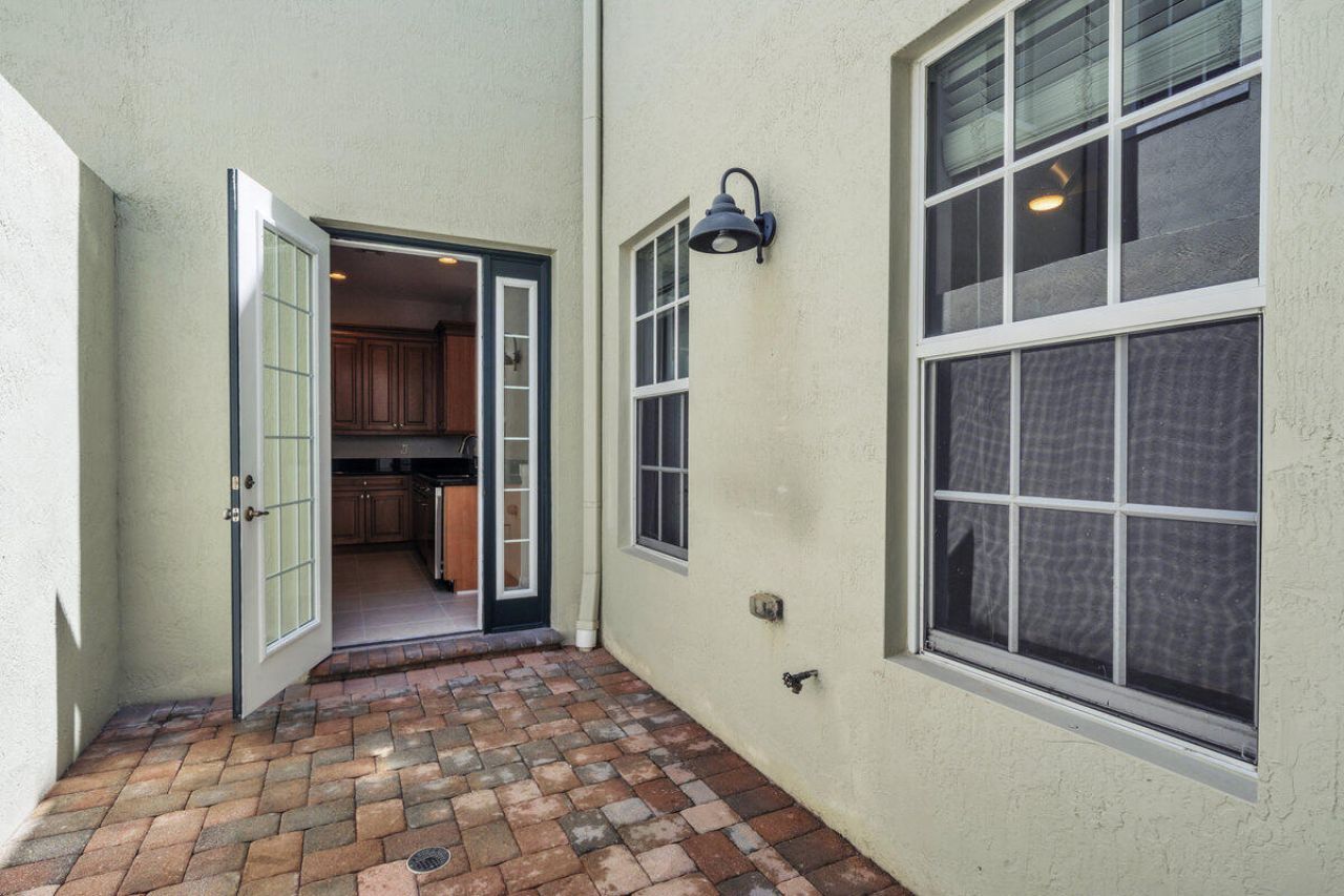 8304 NW 8th Terrace, Boca Raton, FL 33487 Photo