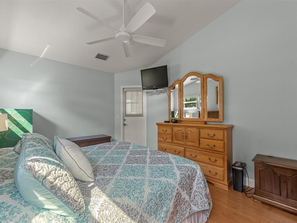 3555 3rd Place Sw, Vero Beach, FL 32968 Photo