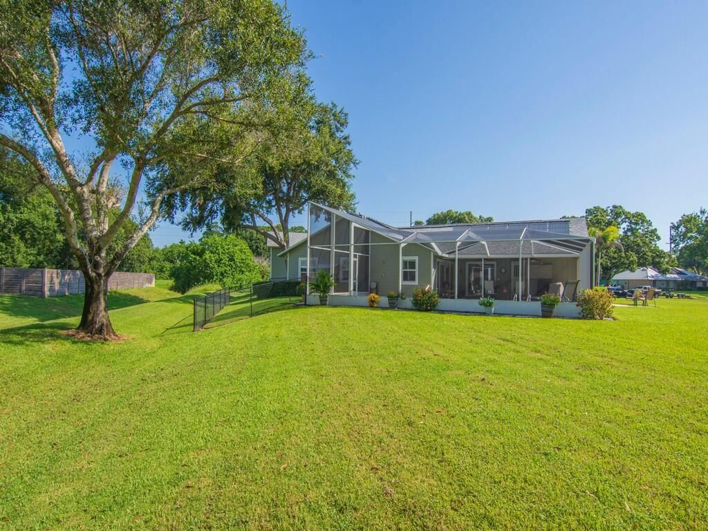 3555 3rd Place Sw, Vero Beach, FL 32968 Photo