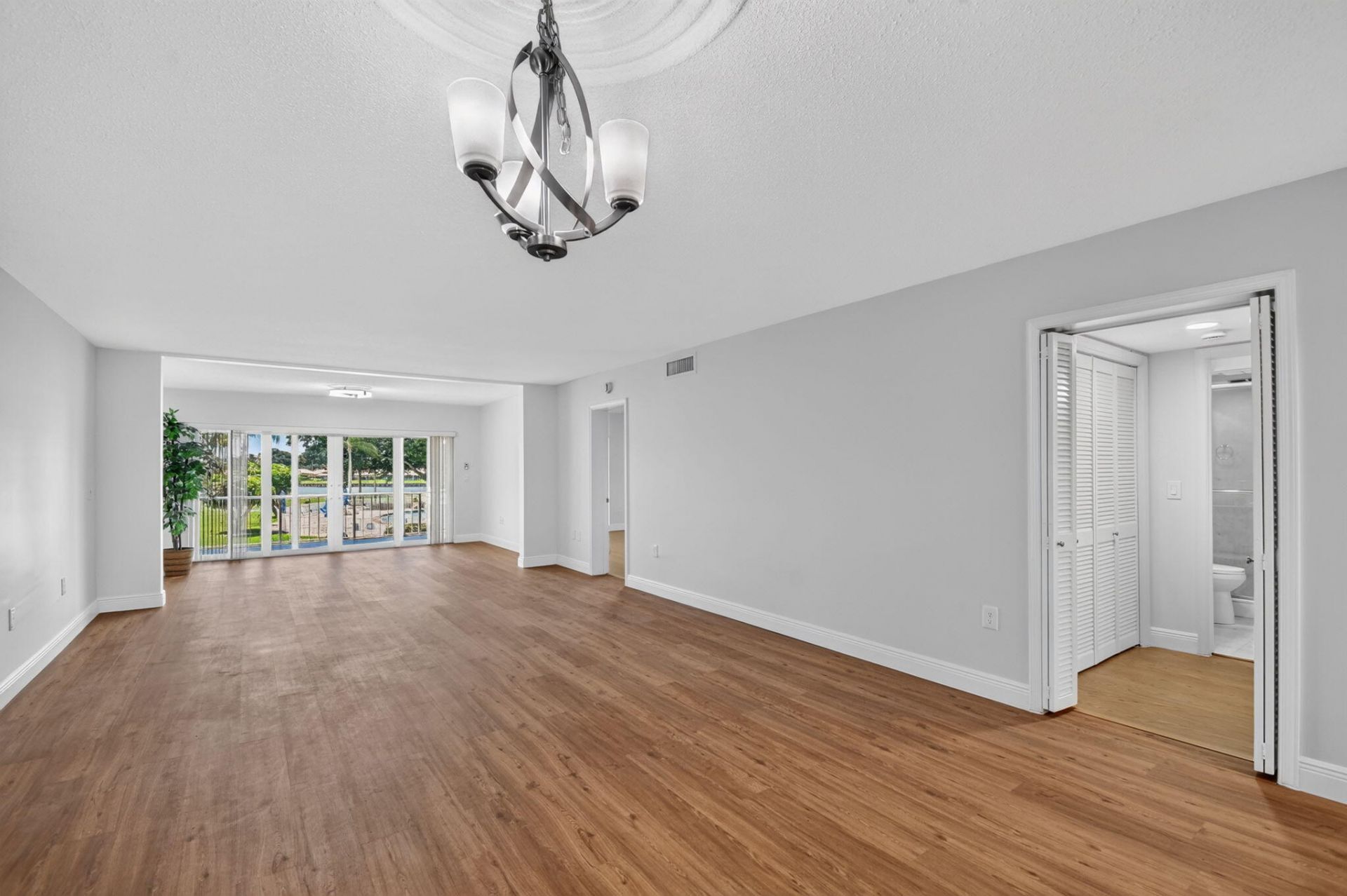 145 Atlantis Boulevard, Unit 202, Atlantis, FL 33462 Photo