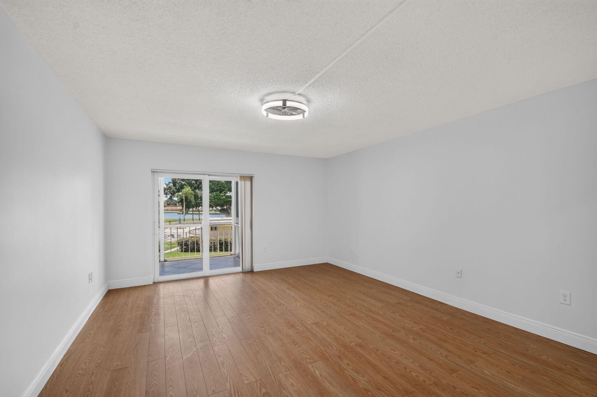 145 Atlantis Boulevard, Unit 202, Atlantis, FL 33462 Photo