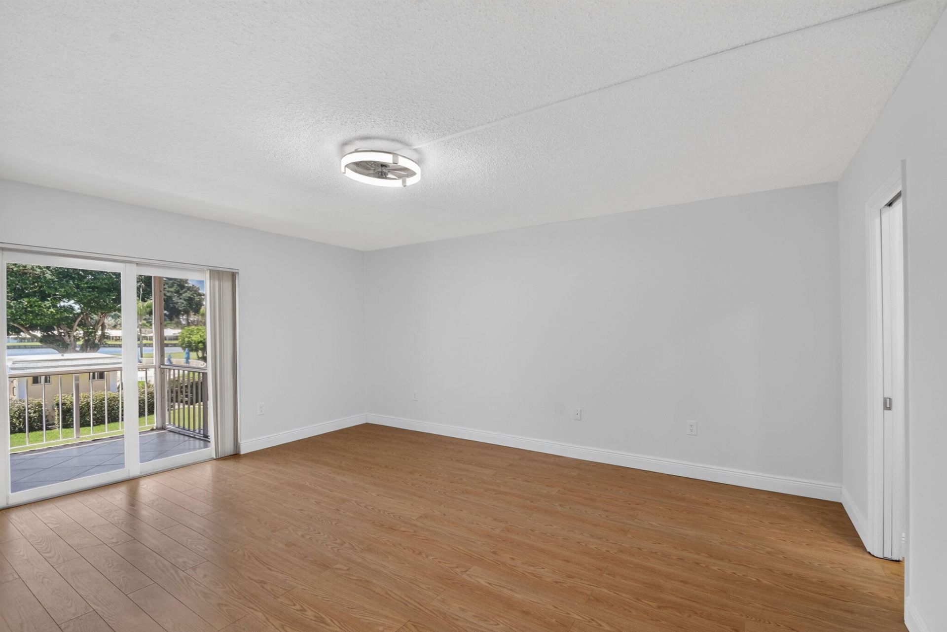 145 Atlantis Boulevard, Unit 202, Atlantis, FL 33462 Photo