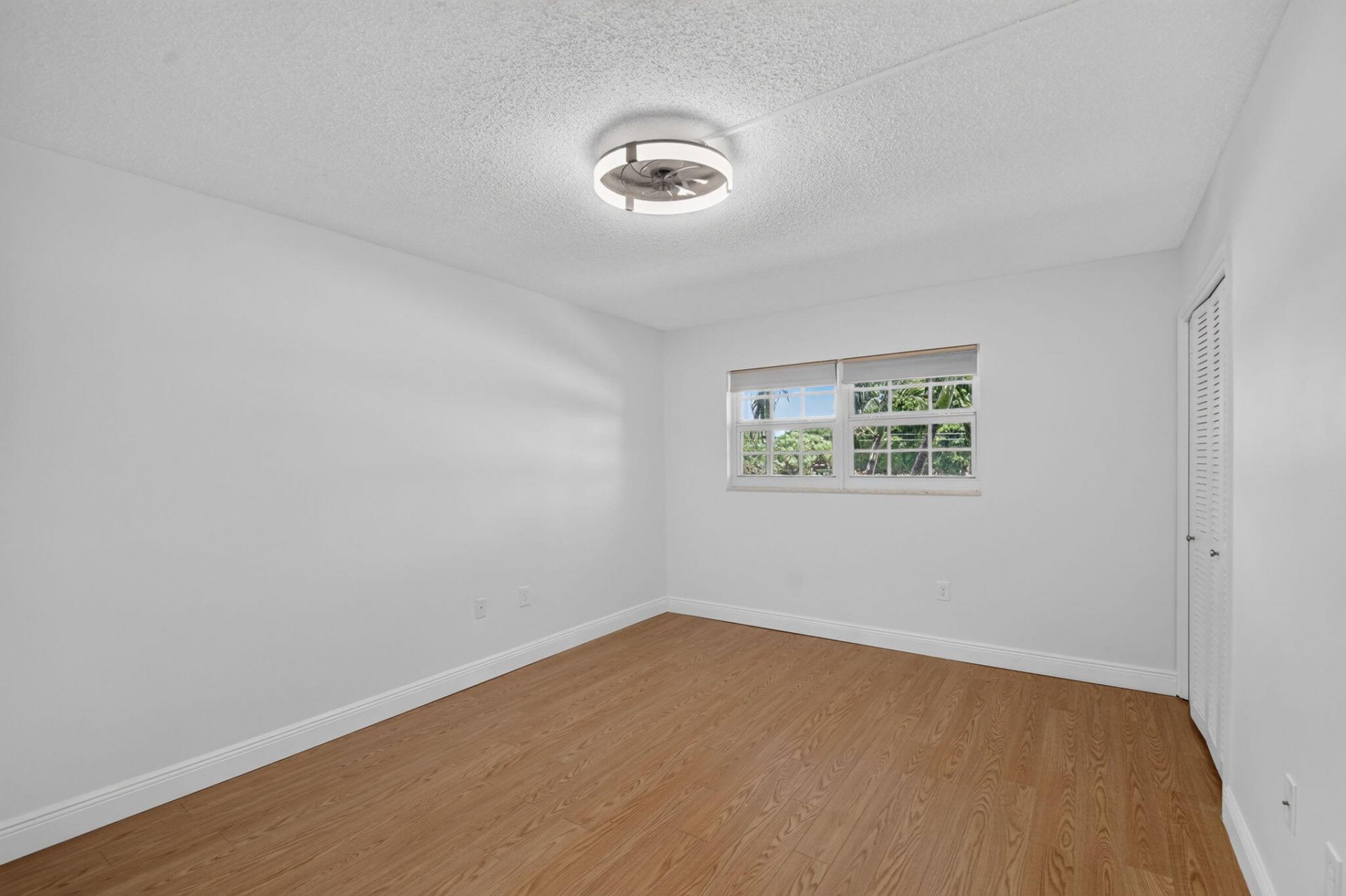 145 Atlantis Boulevard, Unit 202, Atlantis, FL 33462 Photo