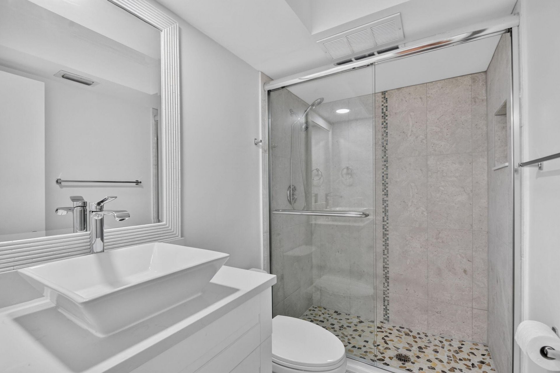145 Atlantis Boulevard, Unit 202, Atlantis, FL 33462 Photo