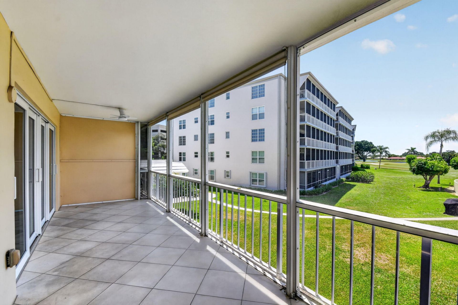 145 Atlantis Boulevard, Unit 202, Atlantis, FL 33462 Photo