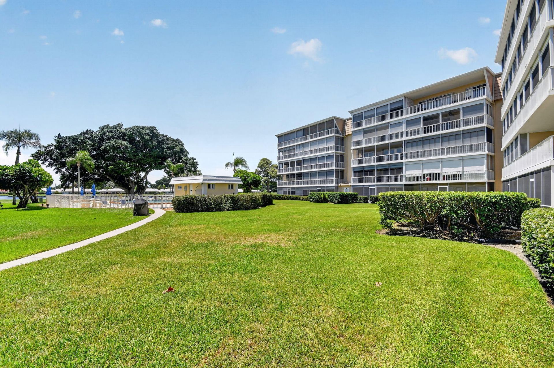145 Atlantis Boulevard, Unit 202, Atlantis, FL 33462 Photo