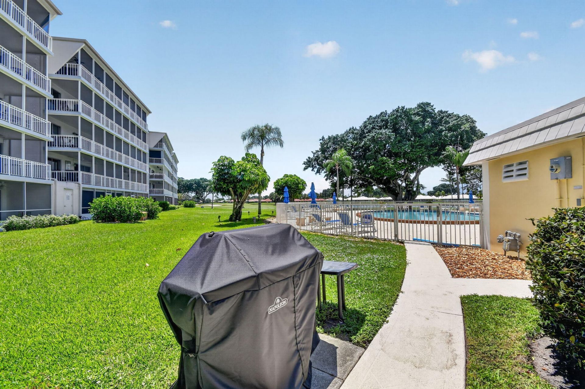 145 Atlantis Boulevard, Unit 202, Atlantis, FL 33462 Photo