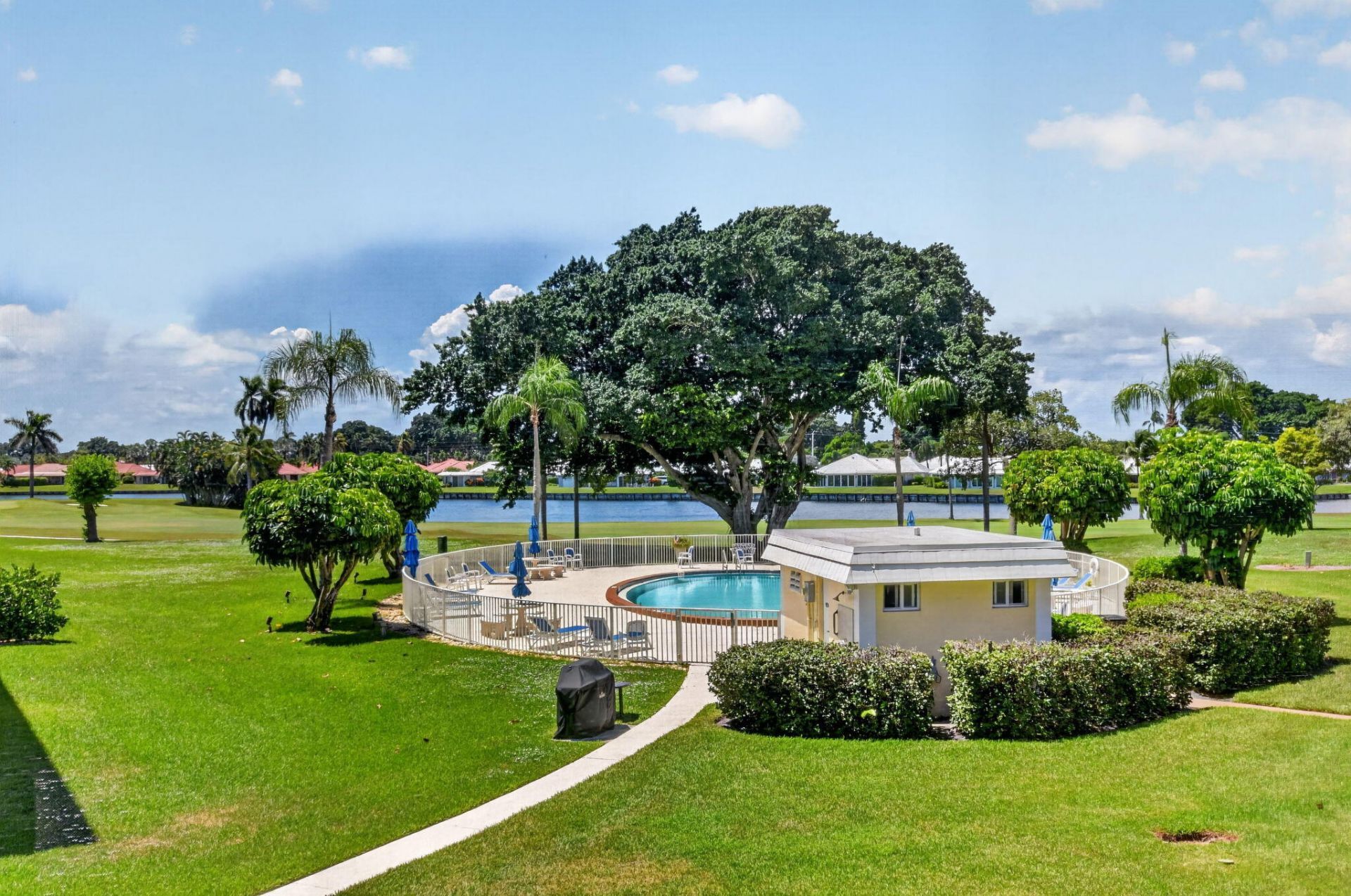 145 Atlantis Boulevard, Unit 202, Atlantis, FL 33462 Photo