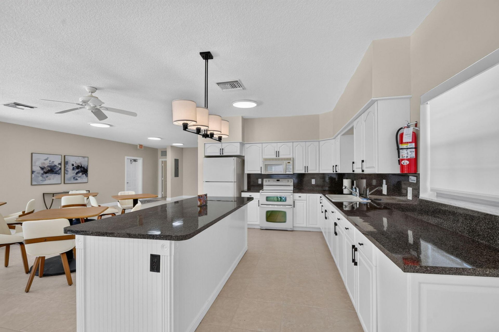 145 Atlantis Boulevard, Unit 202, Atlantis, FL 33462 Photo