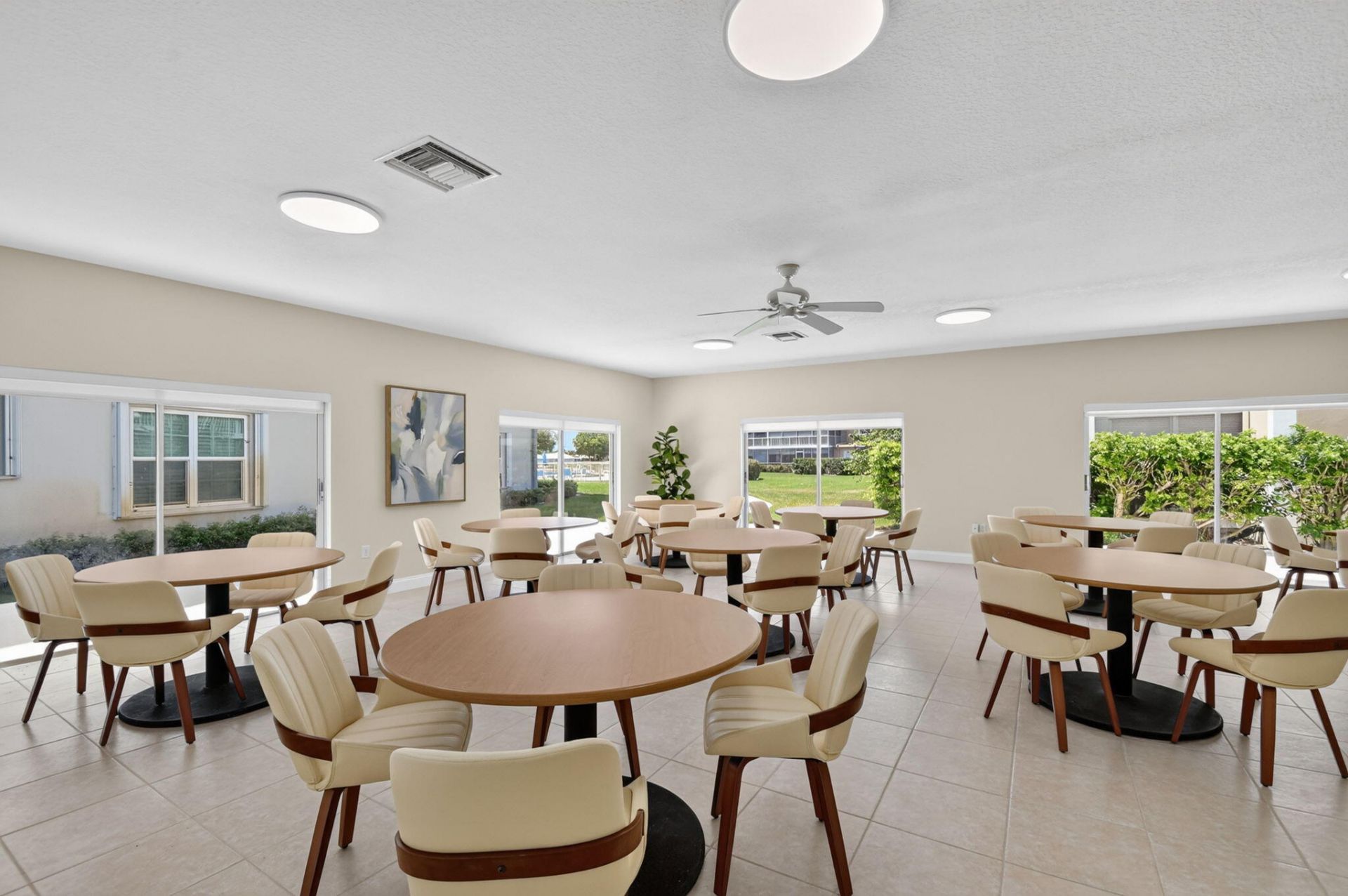 145 Atlantis Boulevard, Unit 202, Atlantis, FL 33462 Photo