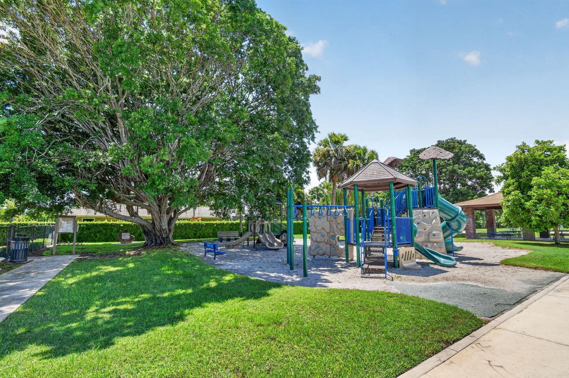 145 Atlantis Boulevard, Unit 202, Atlantis, FL 33462 Photo