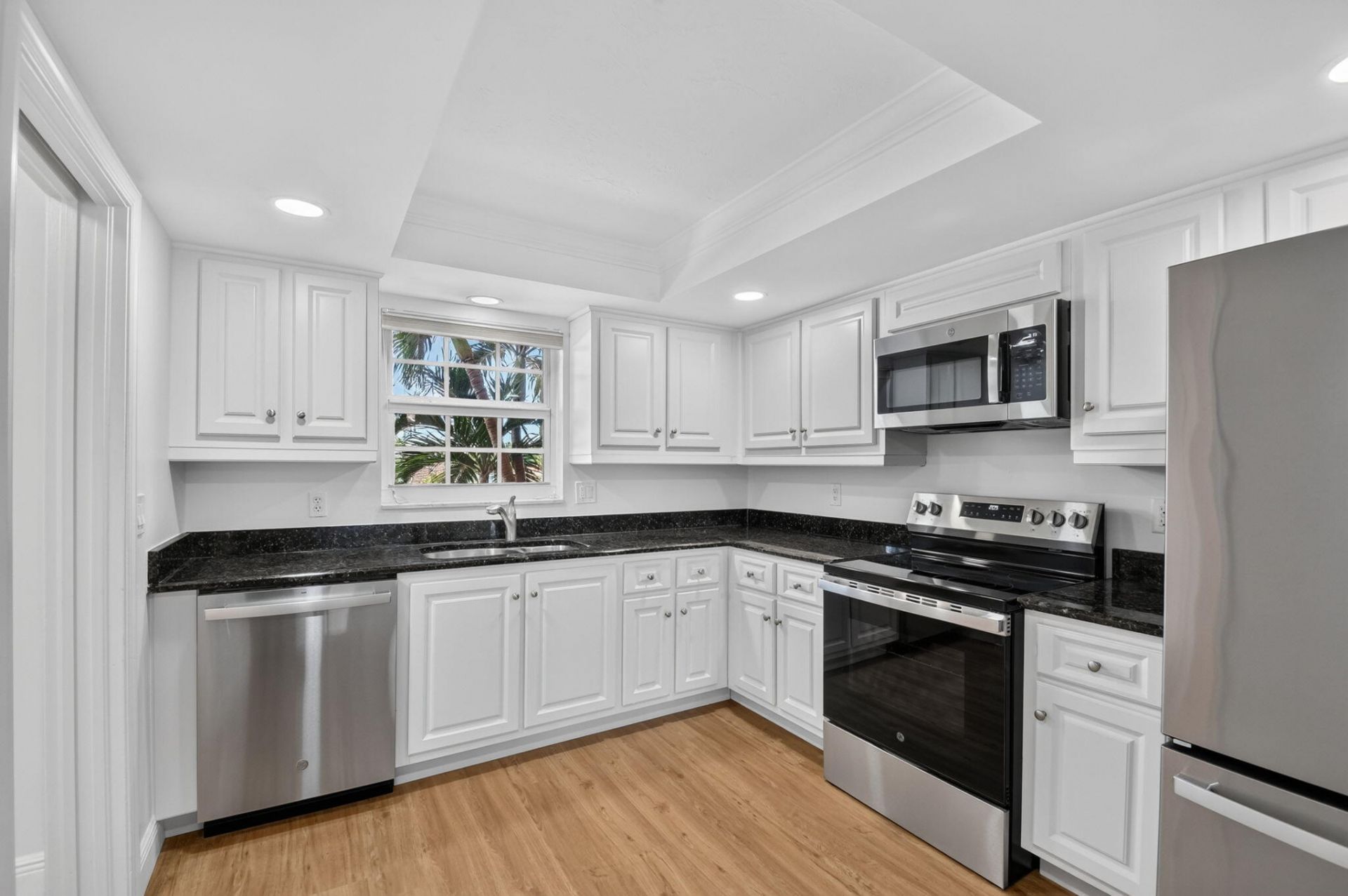 145 Atlantis Boulevard, Unit 202, Atlantis, FL 33462 Photo