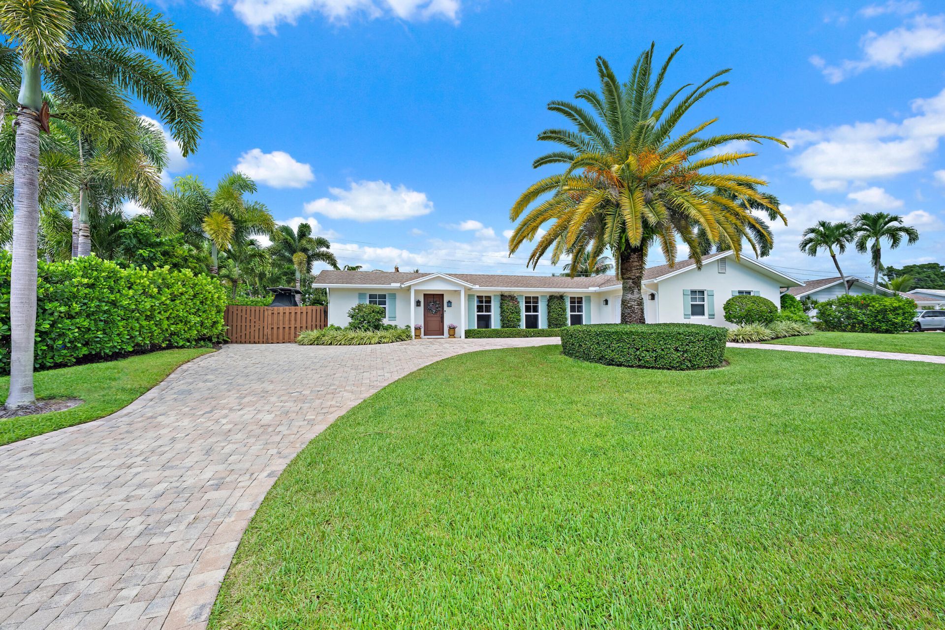 215 Golfview Drive, Tequesta, FL 33469 Photo