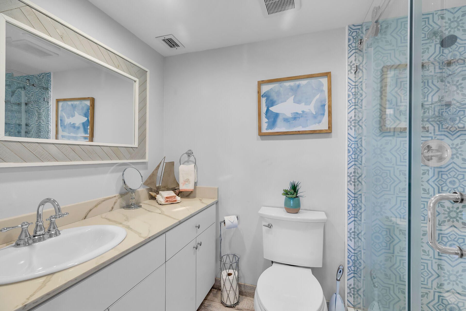 100 Iroquois Drive, Unit 5, Islamorada, FL 33036 Photo