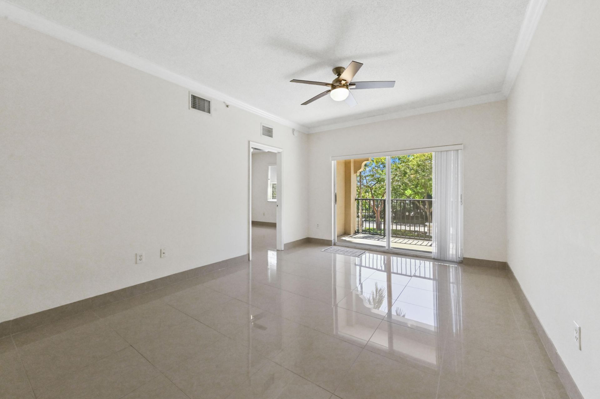 6020 W Sample Road, Unit 204, Coral Springs, FL 33067 Photo