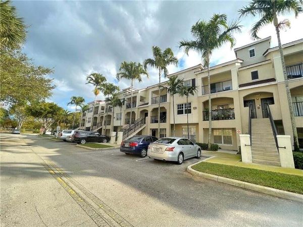 5820 W Sample Road, Unit 305, Coral Springs, FL 33063