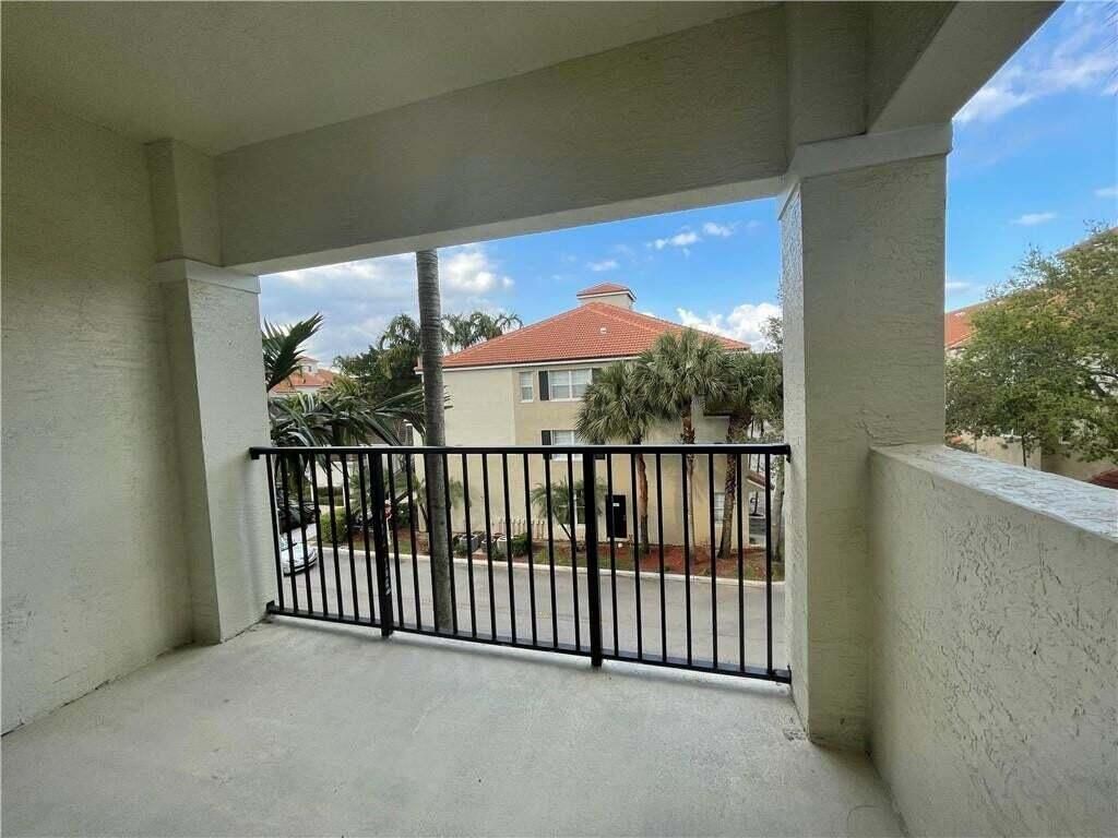 5820 W Sample Road, Unit 305, Coral Springs, FL 33063 Photo