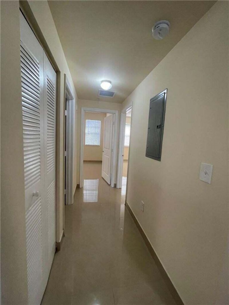 5820 W Sample Road, Unit 305, Coral Springs, FL 33063 Photo