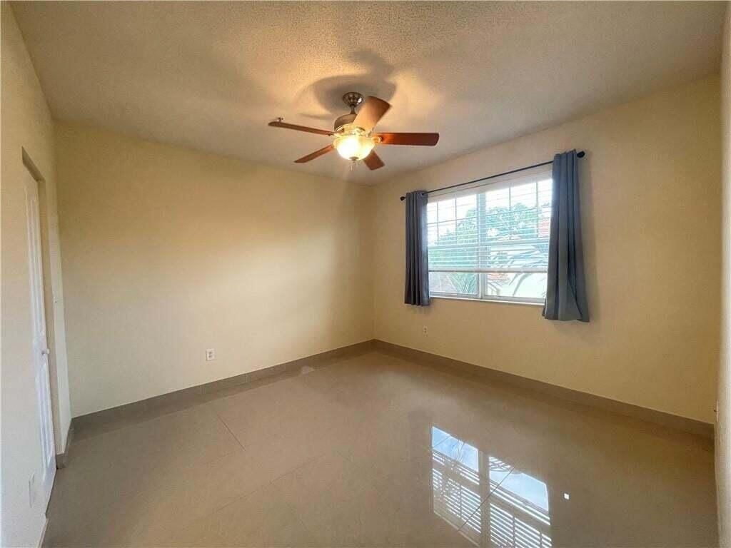 5820 W Sample Road, Unit 305, Coral Springs, FL 33063 Photo