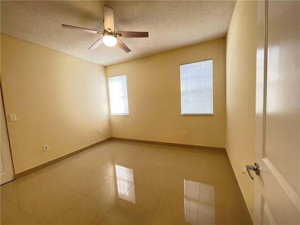 5820 W Sample Road, Unit 305, Coral Springs, FL 33063 Photo