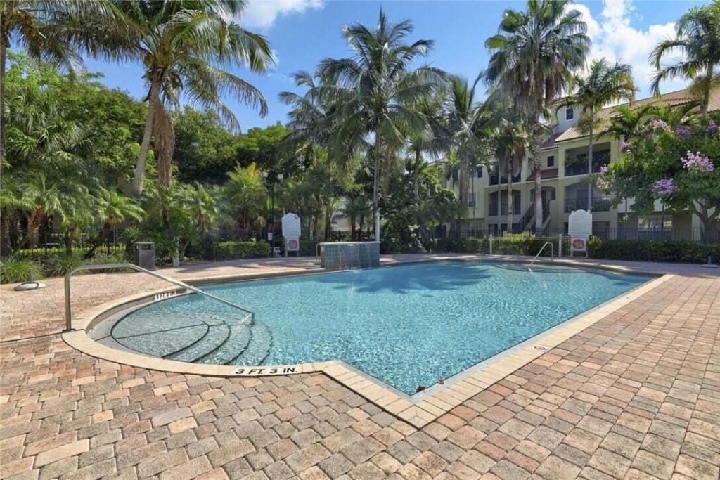 5820 W Sample Road, Unit 305, Coral Springs, FL 33063 Photo