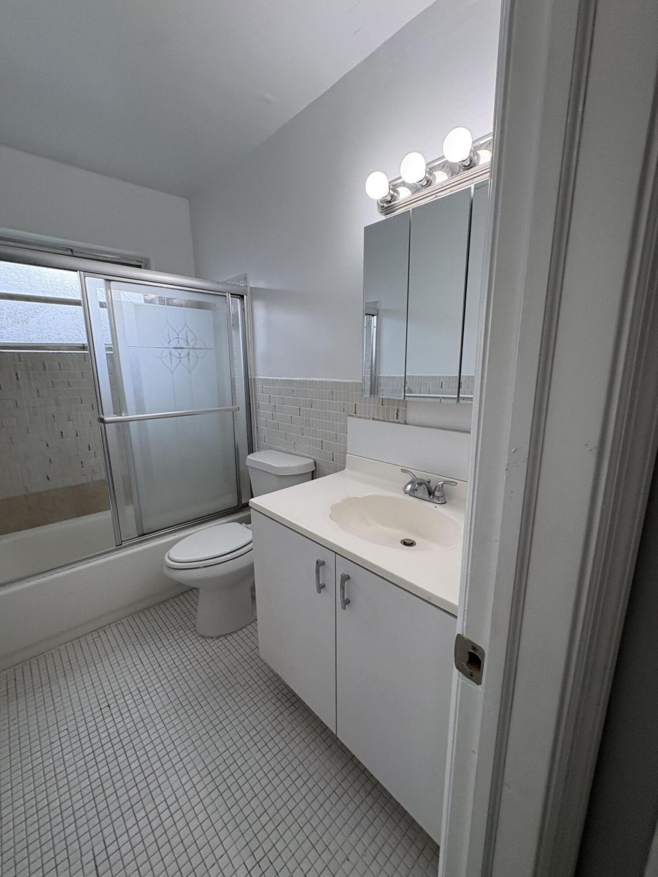 2031 Dewey Street, Unit 101, Hollywood, FL 33020 Photo