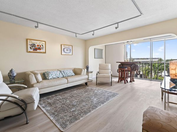 907 Marina Drive, Unit 306, North Palm Beach, FL 33408