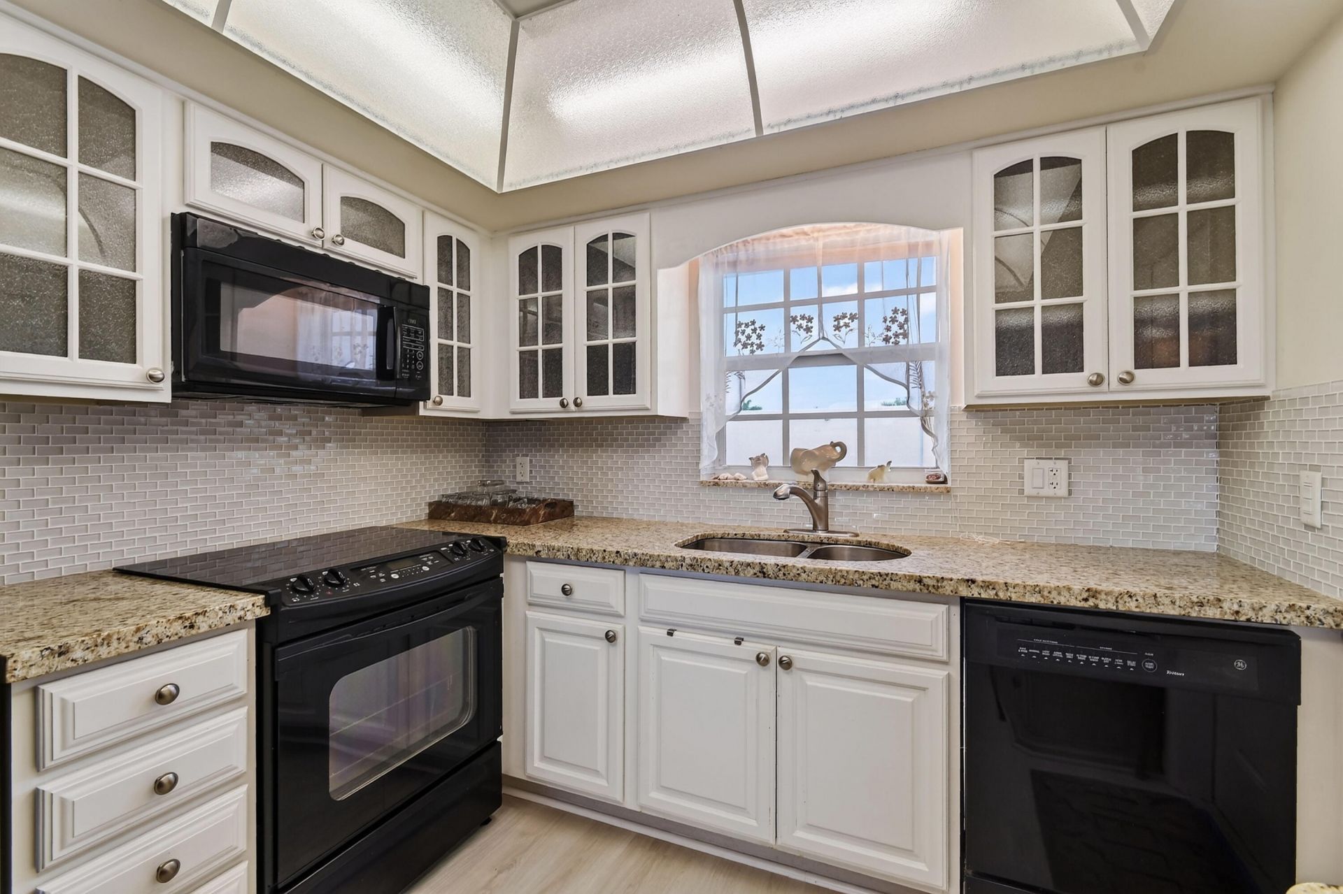 907 Marina Drive, Unit 306, North Palm Beach, FL 33408 Photo