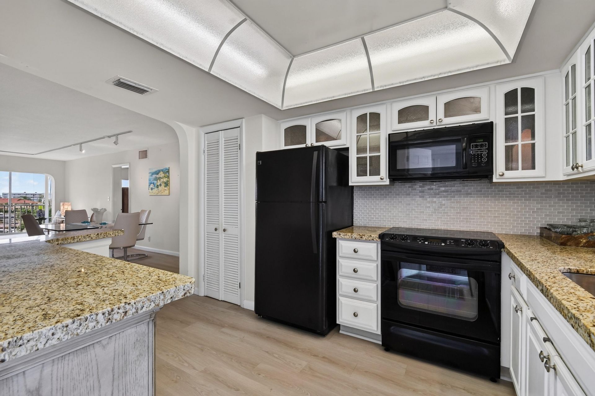 907 Marina Drive, Unit 306, North Palm Beach, FL 33408 Photo