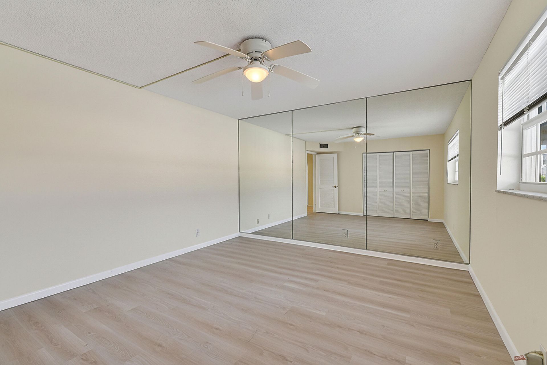 907 Marina Drive, Unit 306, North Palm Beach, FL 33408 Photo