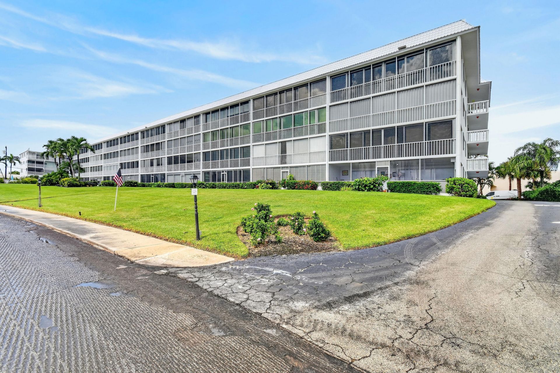 907 Marina Drive, Unit 306, North Palm Beach, FL 33408 Photo