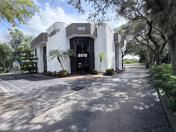 8010 N UNIVERSITY Drive, Tamarac, FL 33321