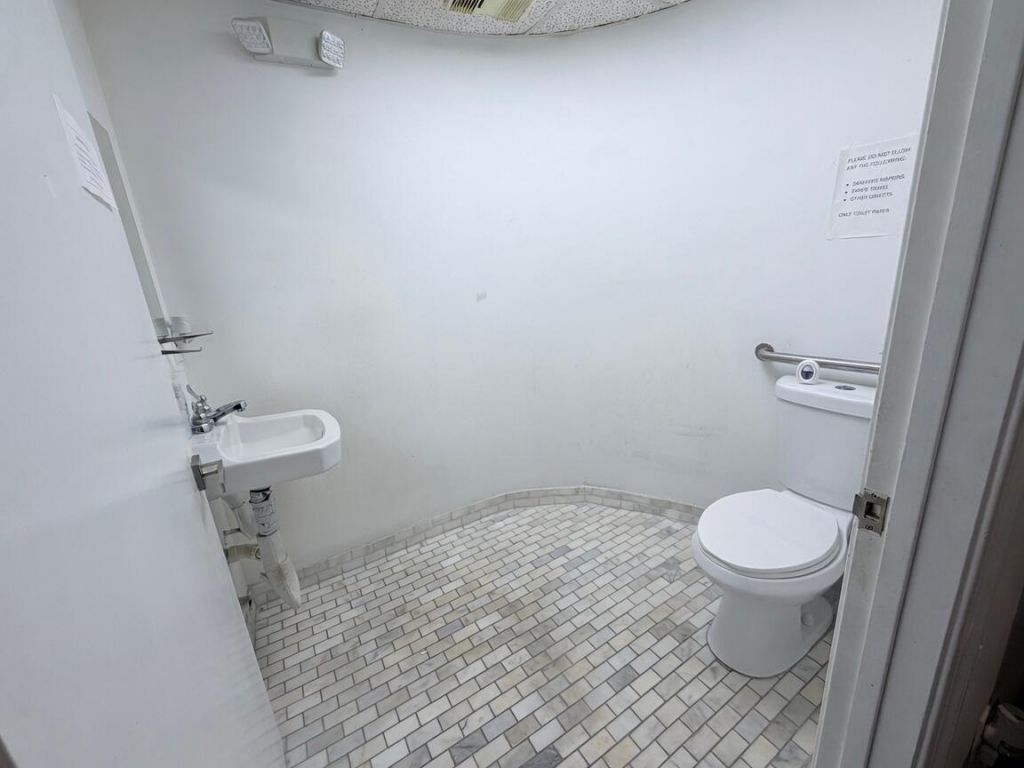 8010 N University Drive, Tamarac, FL 33321 Photo