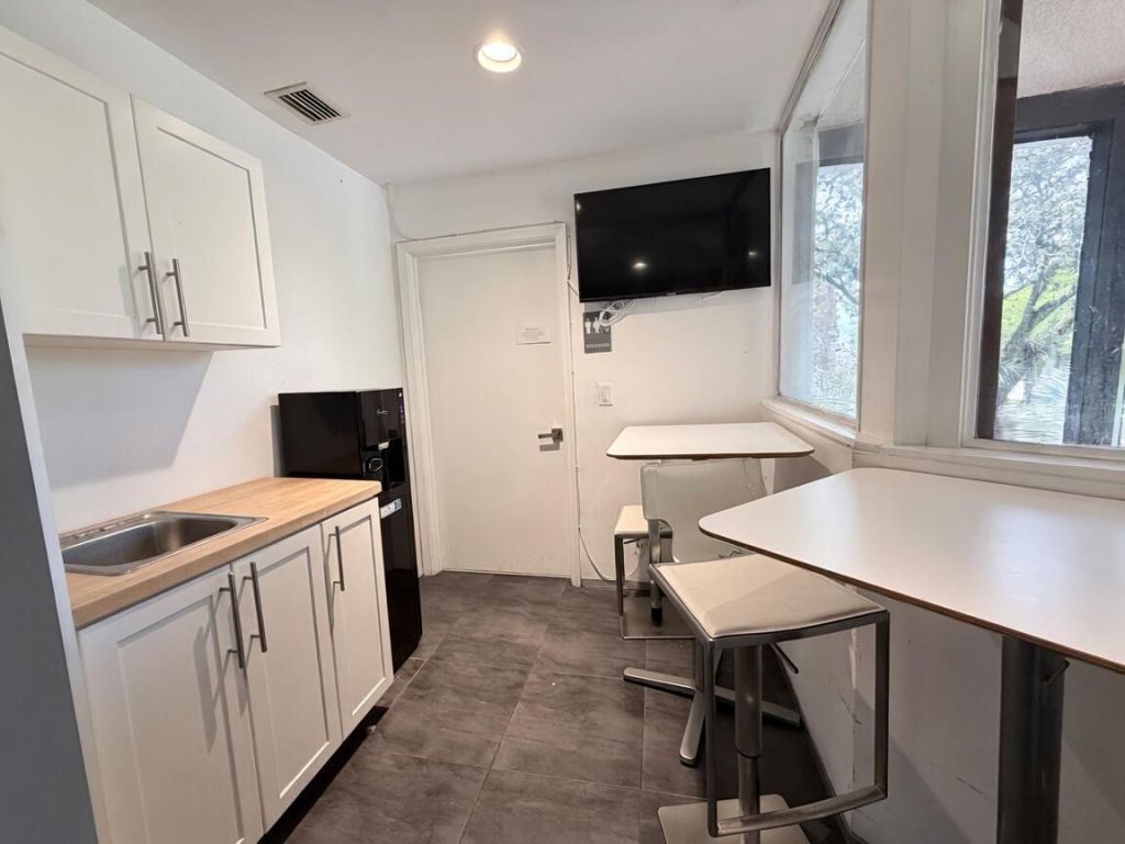 8010 N University Drive, Tamarac, FL 33321 Photo