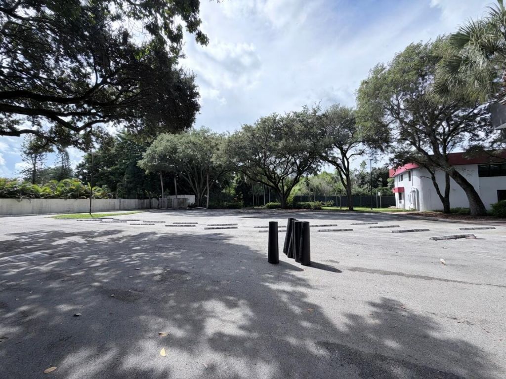 8010 N University Drive, Tamarac, FL 33321 Photo