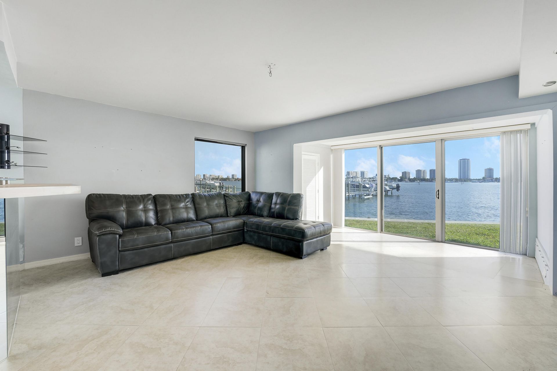 360 Wilma Circle, Riviera Beach, FL 33404 Photo