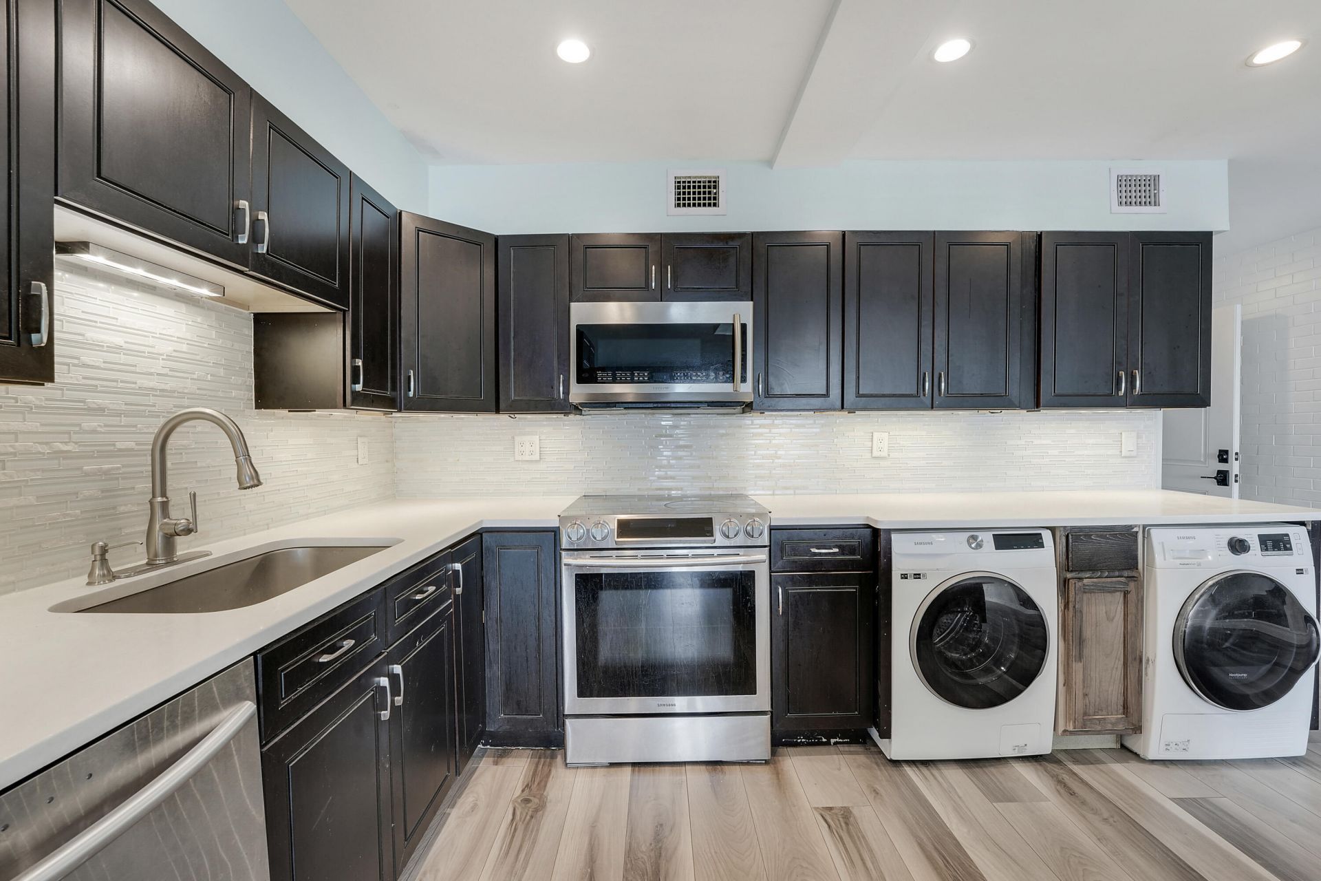 360 Wilma Circle, Riviera Beach, FL 33404 Photo