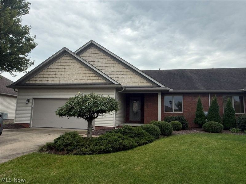 1154 Pine Bluff Drive NE, New Philadelphia, OH 44663 Photo 1