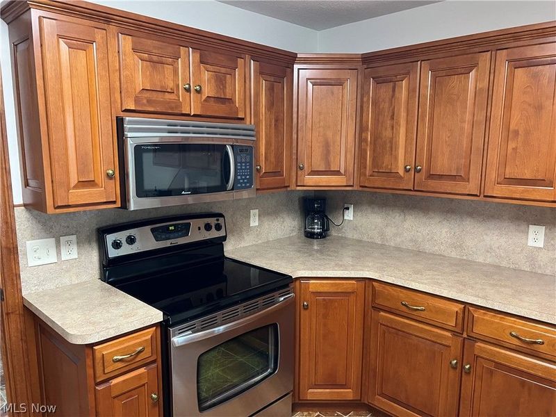 1154 Pine Bluff Drive NE, New Philadelphia, OH 44663 Photo 5